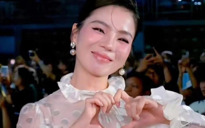 Lệ Quyên có động thái chú ý sau màn chạm mặt Hồ Ngọc Hà bàn tán cõi mạng