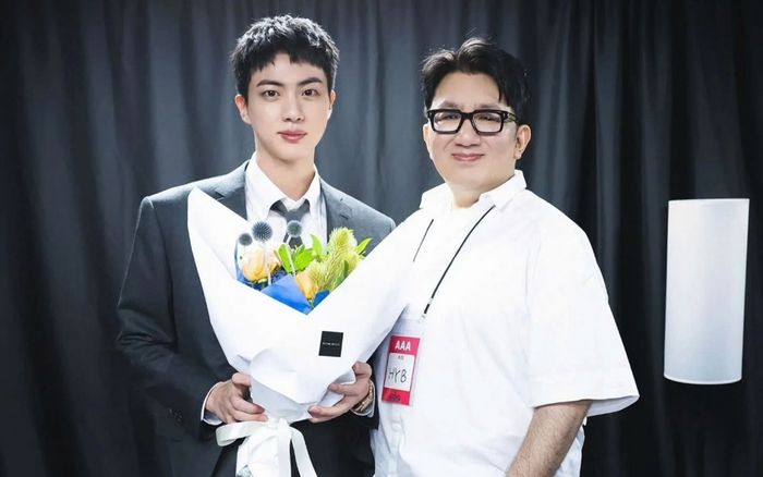 HYBE chi 25 triệu USD mua cổ phần công ty vô danh, Bang Si Hyuk toan tính điều gì?