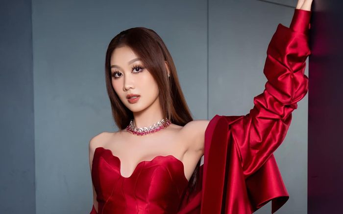 Mặt mộc Hoa hậu Quế Anh gây chú ý