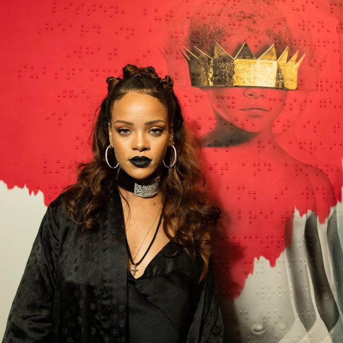 Album cuối cùng của Rihanna ra mắt năm nào trước khi cô tập trung vào công việc kinh doanh?