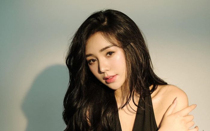 Quỳnh Kool khoe body nóng bỏng trên sân tập khiến Việt Anh cũng phải thách thức một câu