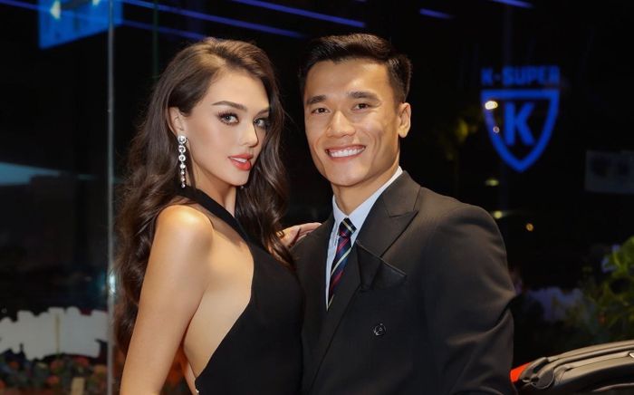 Vợ thủ môn Bùi Tiến Dũng đổi đời ngoạn mục