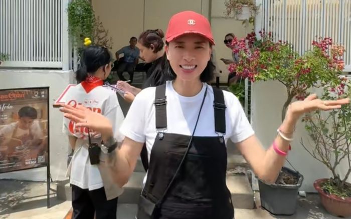 'Đả nữ màn ảnh Việt' đi bán mì dù đang nổi đình đám, nguyên nhân do đâu?