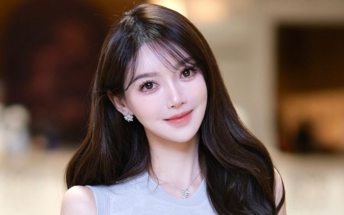 Danh tính chồng cũ có 2 con với Diệp Kha - hot girl vừa xác nhận hẹn hò Huỳnh Hiểu Minh