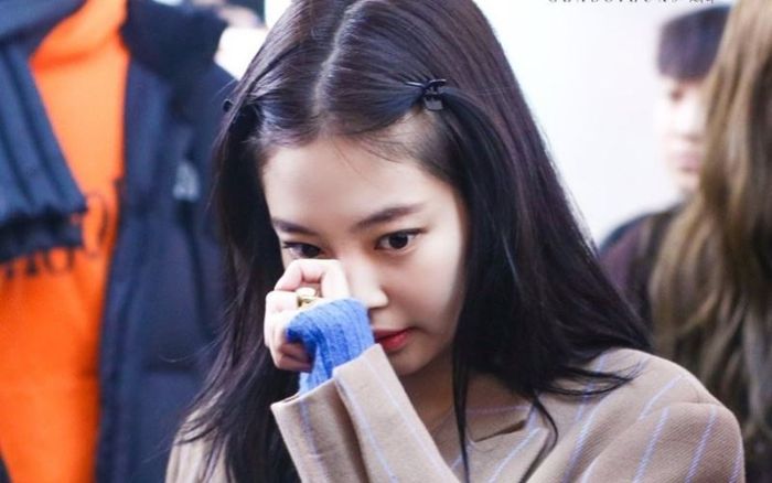 Jennie đích thân nói về ồn ào hút thuốc, cộng đồng mạng tranh cãi gay gắt
