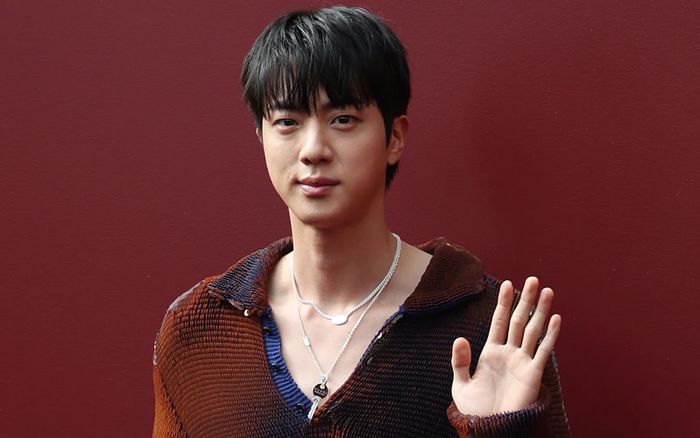 Jin (BTS) tiết lộ thời điểm ra mắt album solo đầu tay