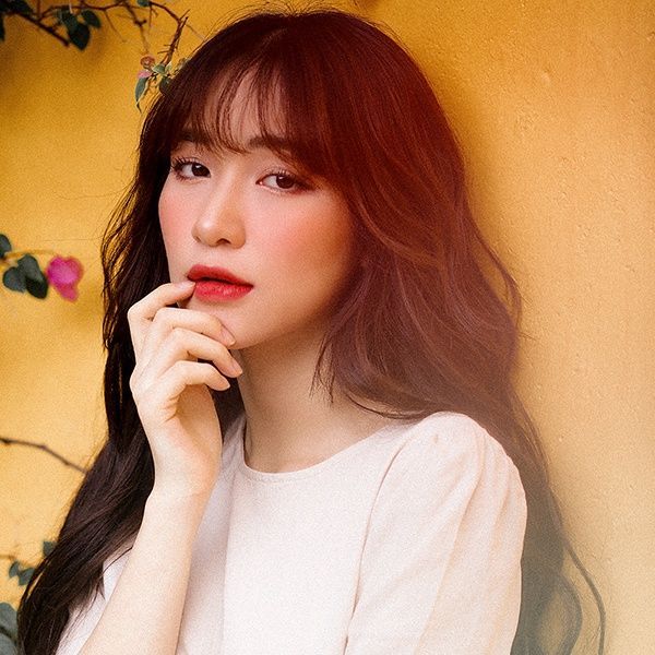 Bài hit đầu tiên của Hòa Minzy là gì?