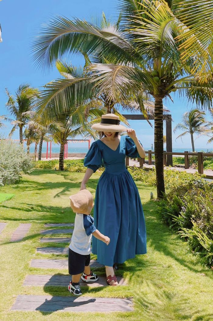 Hòa Minzy có con trai đầu lòng vào năm nào?