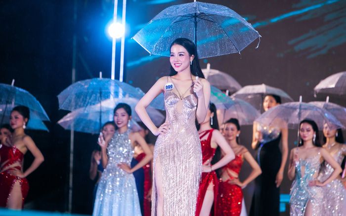 Học vấn đáng nể của tân Á hậu vừa đăng quang