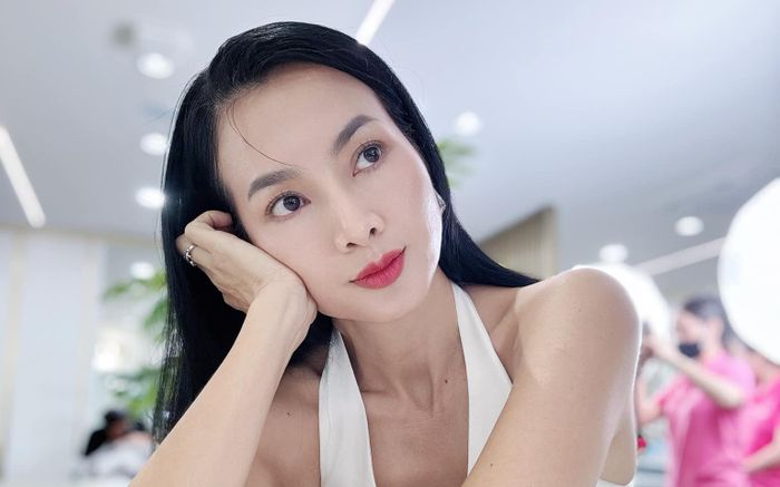 Anh Thư khoe ảnh tình tứ bên người đàn ông bí ẩn sau 8 năm làm mẹ đơn thân
