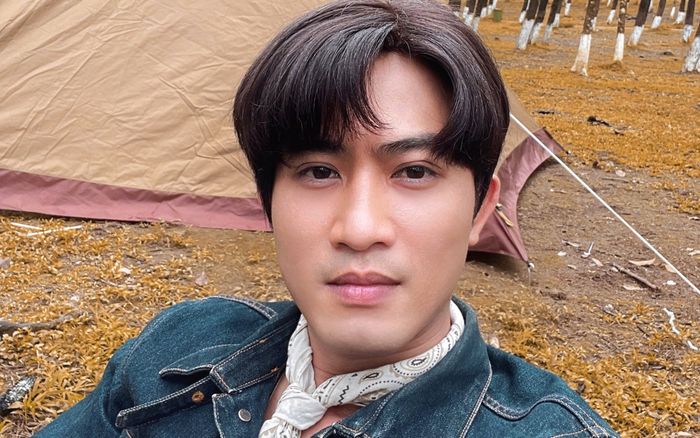 Doãn Quốc Đam xuất hiện công khai cùng 'bà xã' cực phẩm lớn hơn 5 tuổi, hành động của cặp đôi gây bão