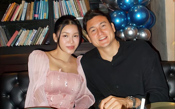 Thủ môn Đặng Văn Lâm thông báo có con đầu lòng