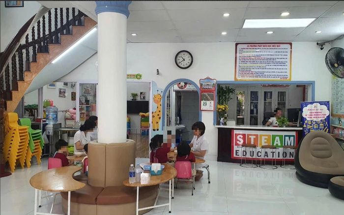 Vụ bé trai 2 tuổi tử vong tại mầm non: 'Bé ăn được 1/3 bát cơm thì môi tím tái'