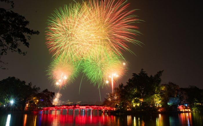 Đề xuất dừng bắn pháo hoa tại 29 quận huyện ở Hà Nội, lý do vì sao?