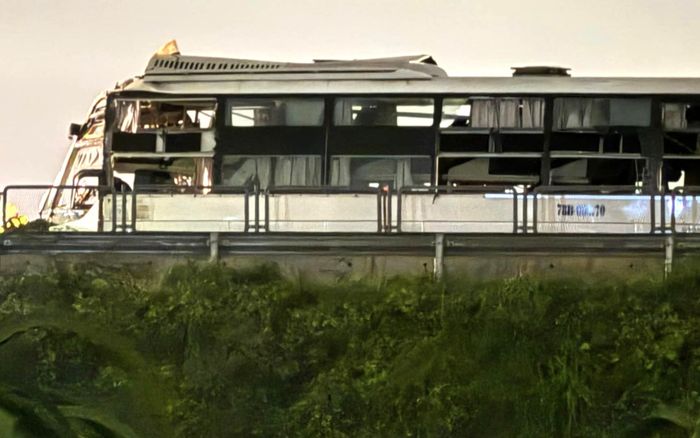 Lại tai nạn trên cao tốc Vĩnh Hảo - Phan Thiết, 1 tài xế tử vong và 14 hành khách bị thương