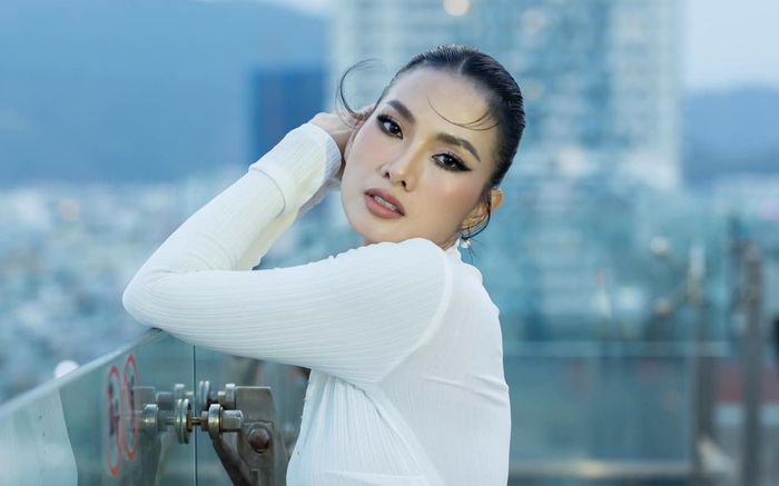 Anh Thư nói gì trước tin đồn hẹn hò với bạn trai kém 13 tuổi?
