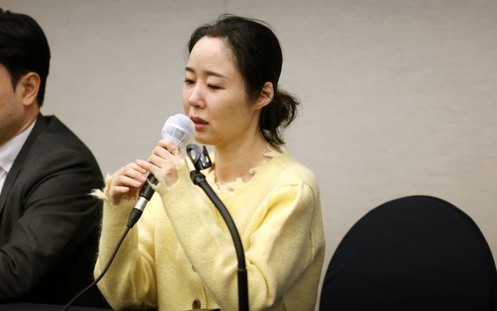 Min Hee Jin quyết đòi lại chức CEO của ADOR