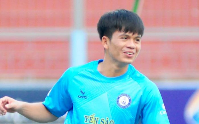 Mừng cho cầu thủ Việt Nam có tên ngắn nhất thế giới