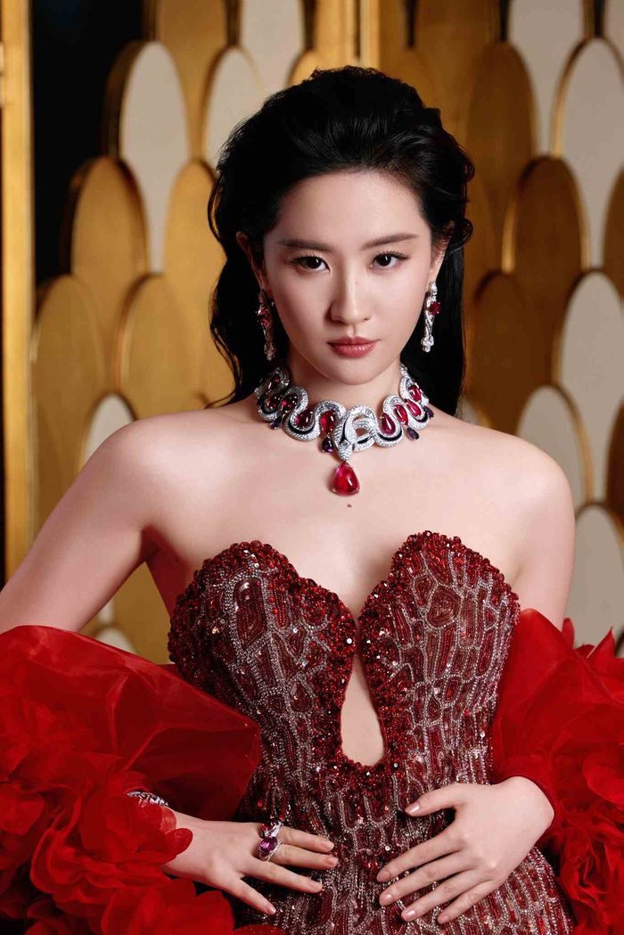 Lưu Diệc Phi công khai bạn trai năm nào?