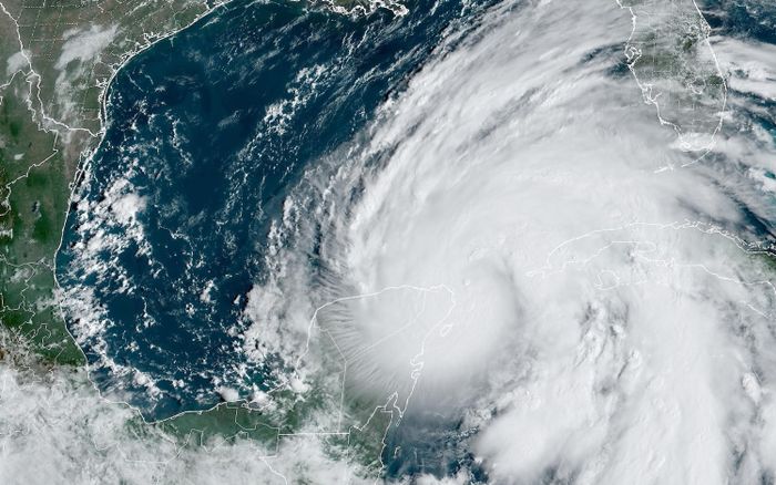 Siêu bão Helene mạnh nhất năm sắp đổ bộ