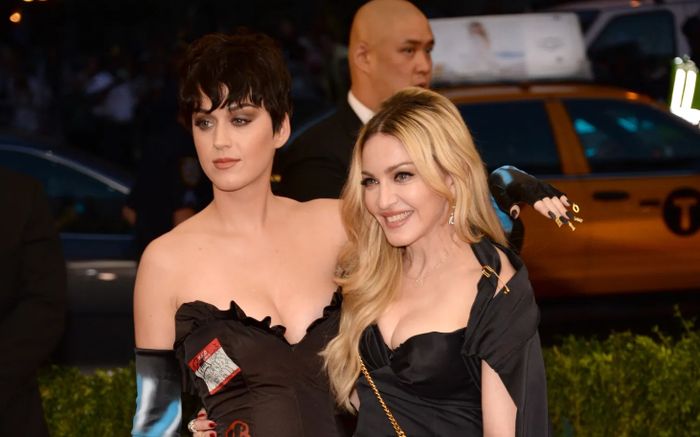 Katy Perry tiết lộ về đàn chị Madonna: 'Cô ấy là người tuyệt vời nhất'