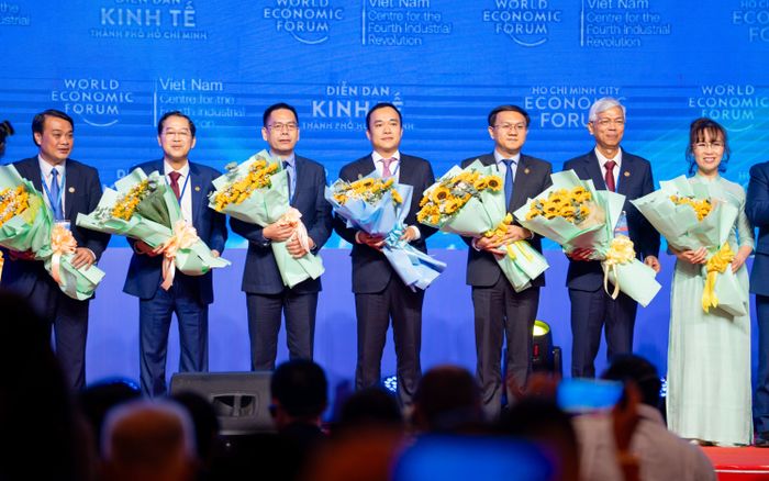 Đồng sáng lập Trung tâm Cách mạng Công nghiệp 4.0, HUTECH góp sức đẩy mạnh làn sóng công nghệ mới