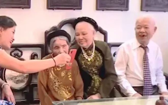 Gia đình ở Thanh Hóa có 9 anh em ruột sở hữu tên lạ lùng, đọc uốn cả lưỡi