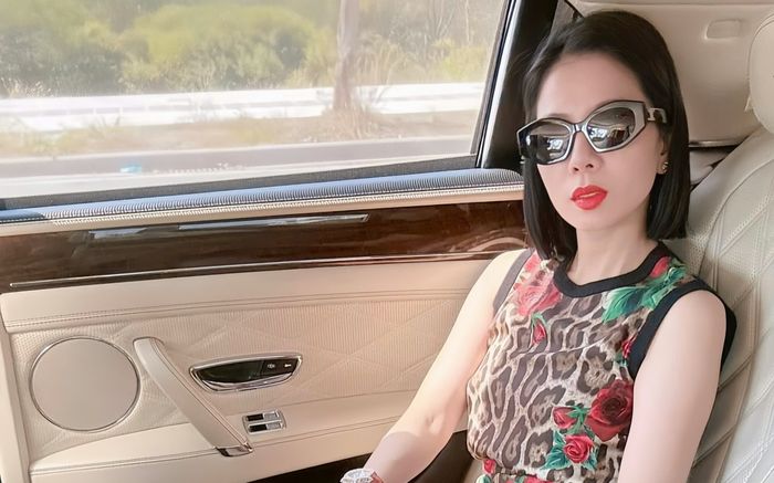 Ngỡ ngàng với giá trị kho đồ lưu trữ của Lệ Quyên