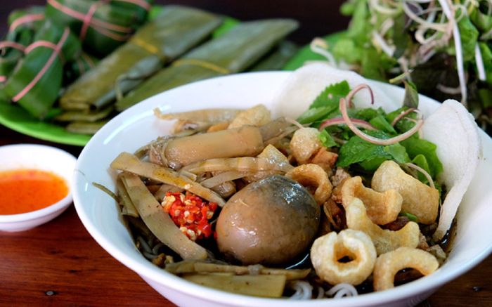 Đặc sản có mùi thối chấn động khiến nhiều người buồn nôn, giờ được ưa chuộng vì hương vị lạ