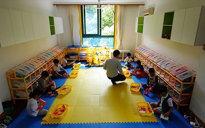 Cậu bé bị đau họng sau khi tan học, trích xuất camera ở lớp khiến người mẹ giận dữ