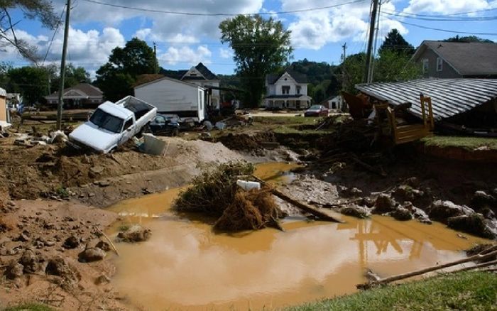 Bão John tấn công lần 2, 18.000 người chuẩn bị ứng phó khẩn cấp