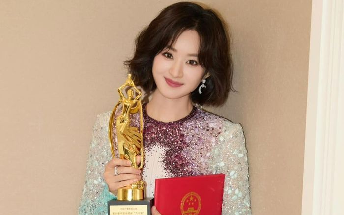 Hành động bất ngờ của Triệu Lệ Dĩnh với phim đối thủ