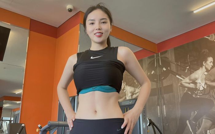 Hoa hậu Kỳ Duyên muốn có cơ bụng 4 múi?
