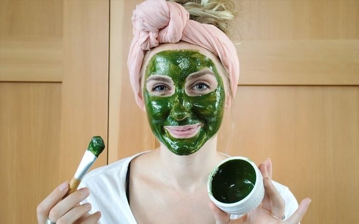 Loại rau làm tăng màu xanh cho bánh chưng mang công dụng dưỡng da 'thần kỳ'