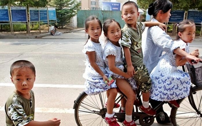 Người mẹ mang thai, sinh 5 con một lúc và nỗi ân hận sau 22 năm