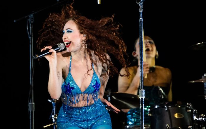 Nữ ca sĩ trẻ hủy show liên tiếp, nhận nhiều chỉ trích từ khán giả