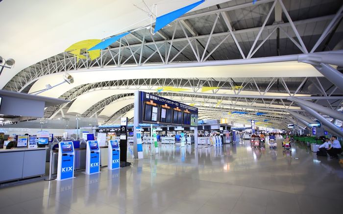 Mang nhiều tiền mặt khi ra nước ngoài và những rắc rối có thể gặp phải?