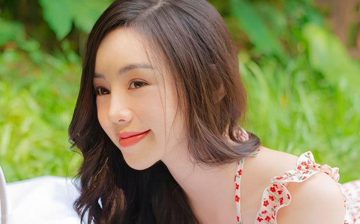 Quỳnh Kool khoe góc nghiêng thần thánh, liệu có xứng danh 'thần tiên tỷ tỷ Việt Nam'?