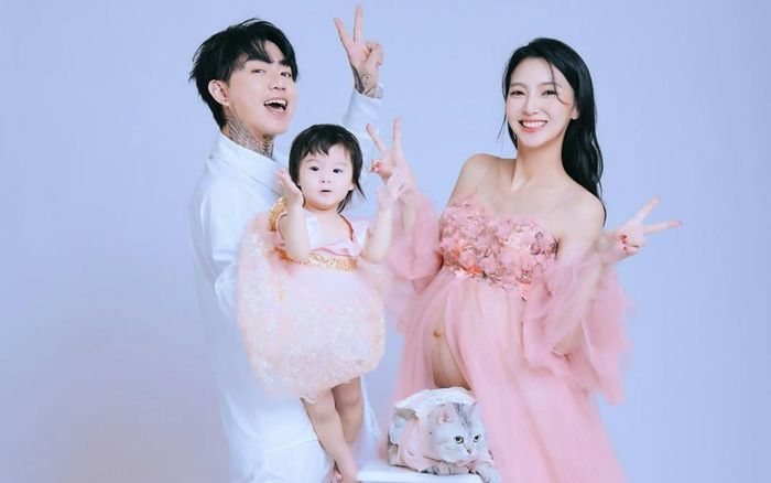 Nam ca sĩ lấy vợ mới sau ly dị, tuyên bố không nhận tiền mừng đám cưới