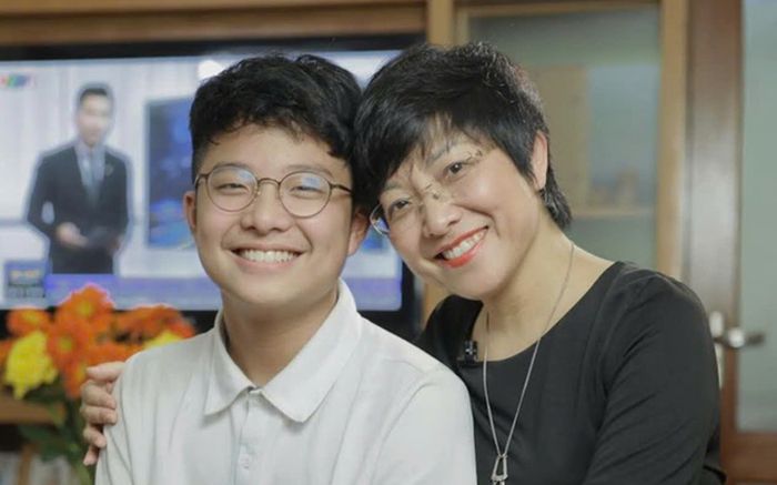 Xúc động bức thư tay MC Thảo Vân gửi quý tử