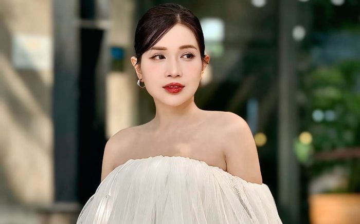 Chuyện gì đang xảy ra với Khả Như?