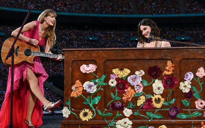 Nữ ca sĩ hát mở màn The Eras Tour tiết lộ bí mật của Taylor Swift