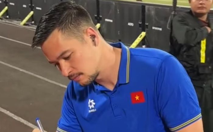 Hành động đẹp của thủ môn Nguyễn Filip