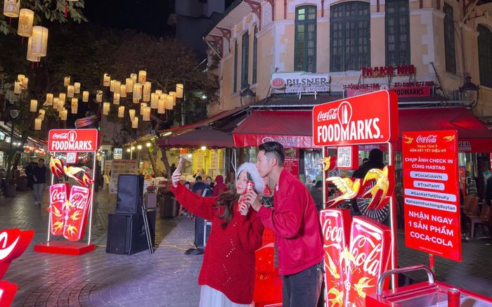 Phố ẩm thực Tống Duy Tân - ngõ hàng bông khoác áo mới cùng coca-cola Foodmarks