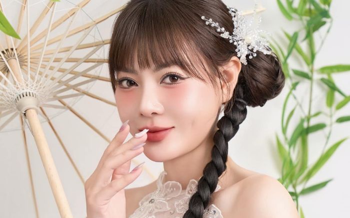 Nhan sắc gây sốt của Thanh Hương khi diện áo yếm