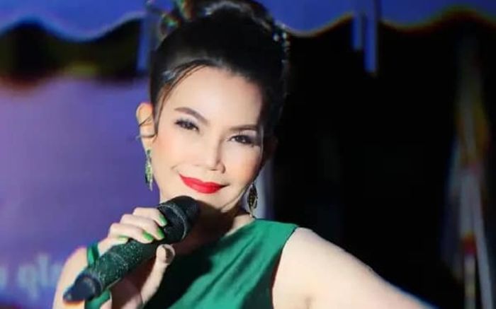 Nữ ca sĩ nổi tiếng đột ngột phát bệnh, qua đời sau 9 ngày nhập viện