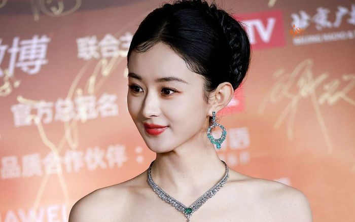 Triệu Lệ Dĩnh liên tiếp nhận tin vui lớn trong sự nghiệp