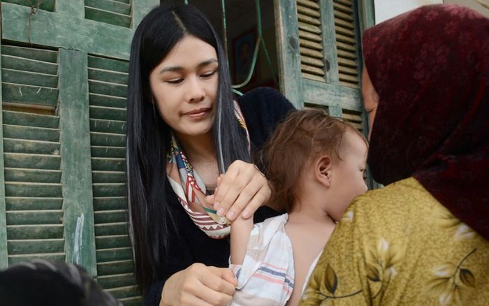 Nữ ca sĩ Việt thực hiện dự án thiện nguyện khắp 3 miền Bắc - Trung - Nam