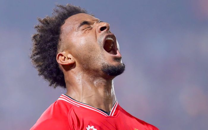 Nguyễn Xuân Son đáp lại trung vệ Thái Lan cực chất: 'Tôi là…'