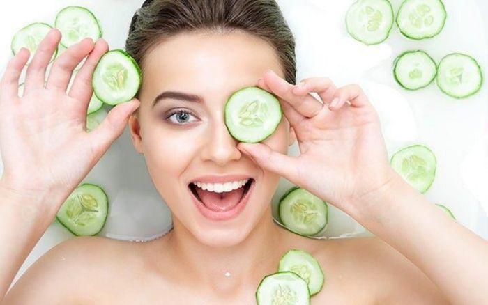 Trị quầng thâm mắt, mụn và phục hồi tóc với nguyên liệu giá rẻ